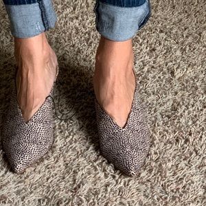 NWT EXPRESS SIZE 8 cheetah mules